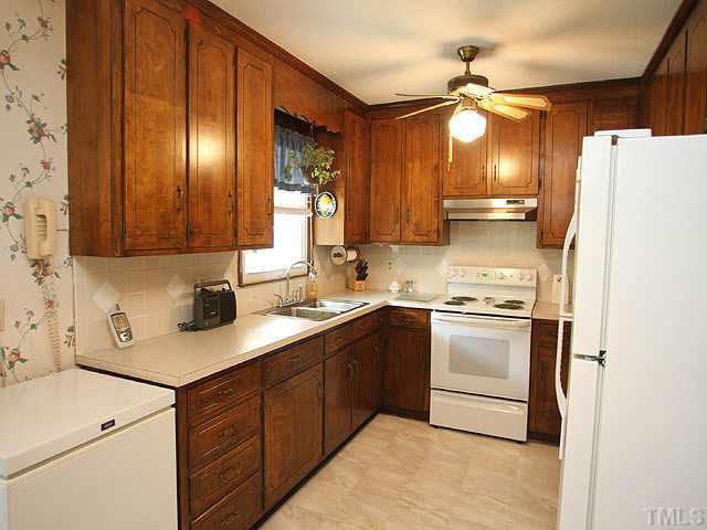1337 Cole Mill Road Durham, NC 27705 - Photo 8 of 20 Kitchen