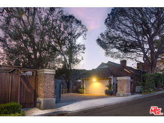 1055 Stradella Road Los Angeles, CA 90077 - Photo 1 of 18