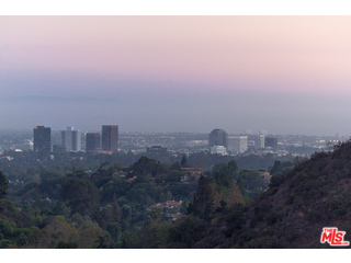 1055 Stradella Road Los Angeles, CA 90077 - Photo 2 of 18