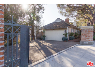 1055 Stradella Road Los Angeles, CA 90077 - Photo 3 of 18