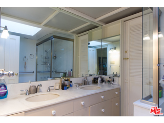 1055 Stradella Road Los Angeles, CA 90077 - Photo 8 of 18