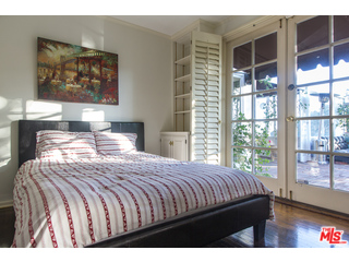 1055 Stradella Road Los Angeles, CA 90077 - Photo 10 of 18