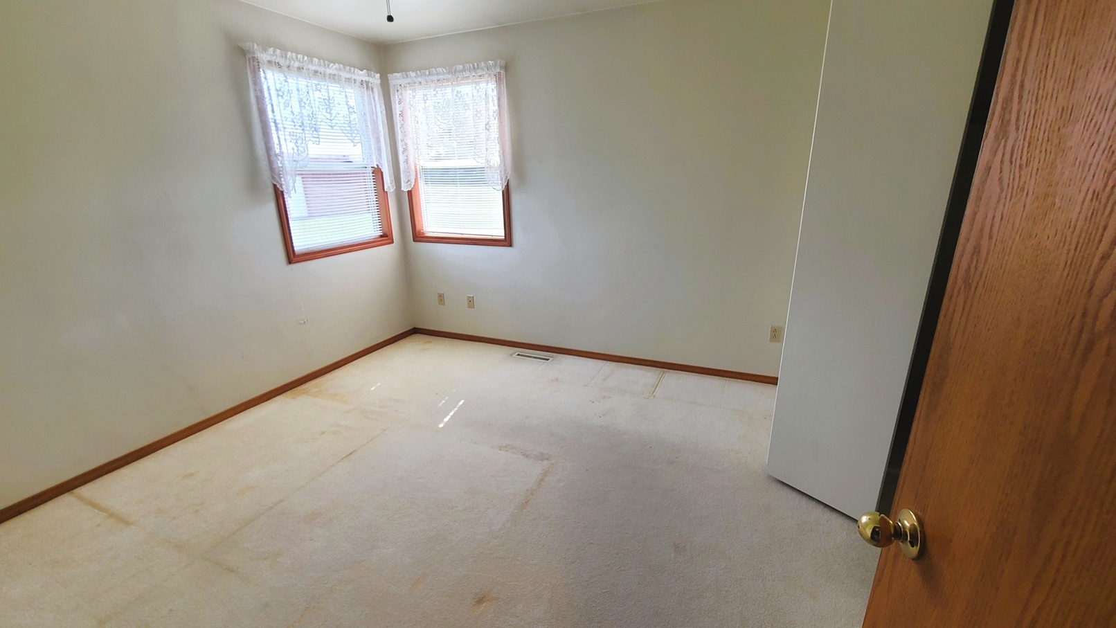 9830 Yorktown Road Lyndon, IL 61261 - Photo 15 of 36