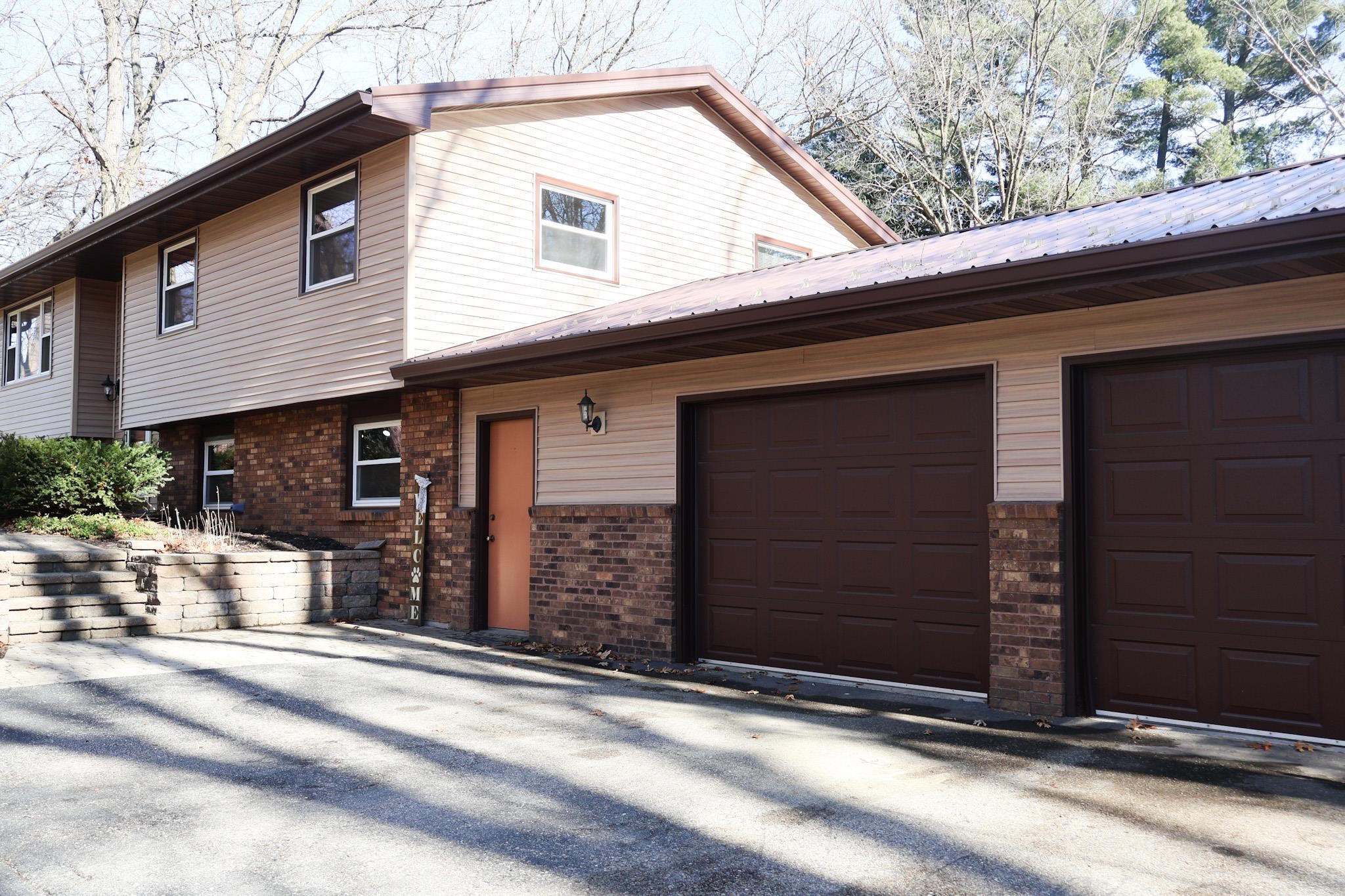 N2594 Oak Ridge Road Brodhead, WI 53520 - Photo 2 of 62