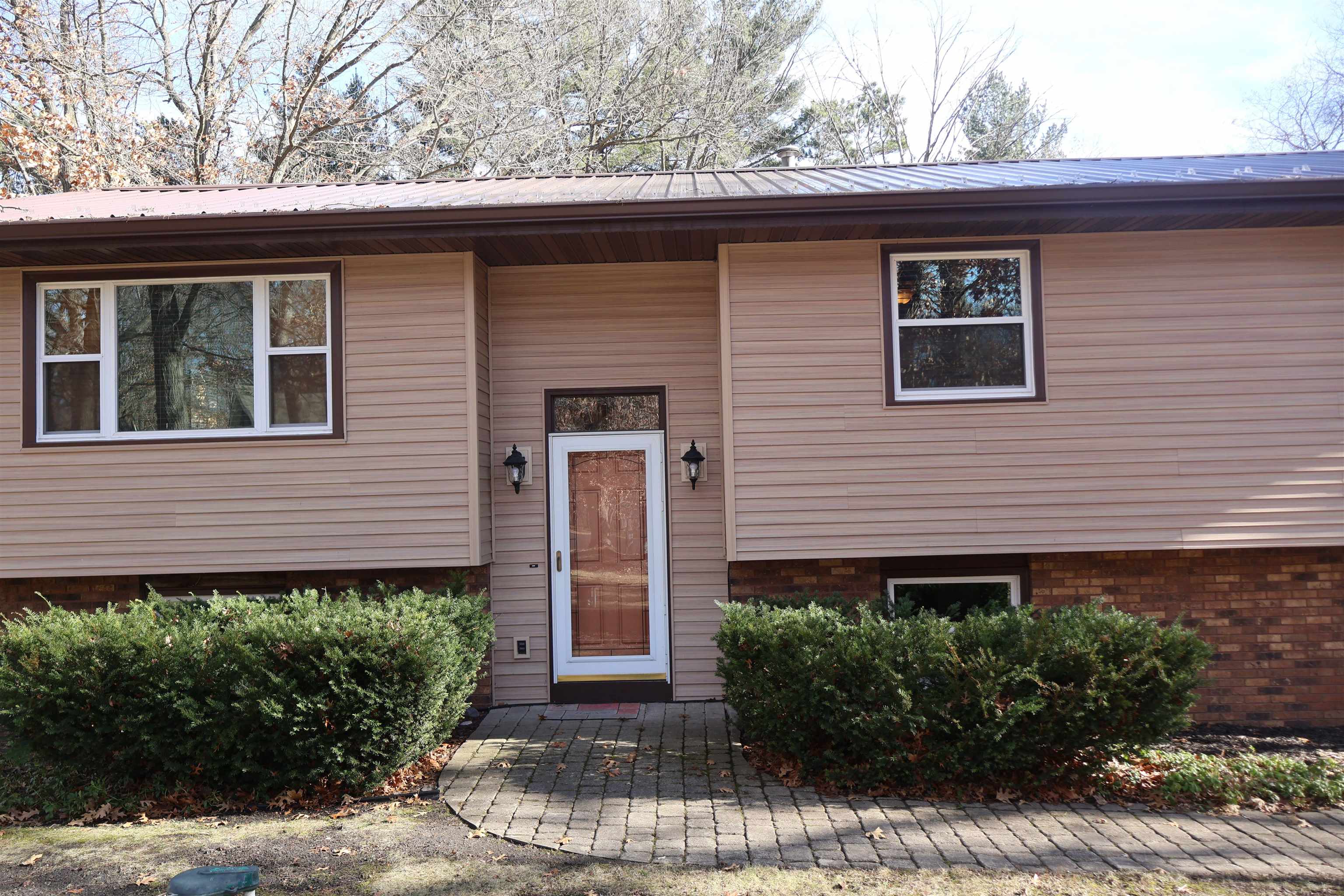 N2594 Oak Ridge Road Brodhead, WI 53520 - Photo 4 of 62