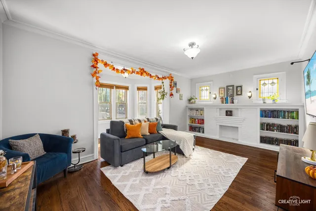 $220,000 | 847 South Humphrey Avenue, Unit 1, Oak Park, IL 60304