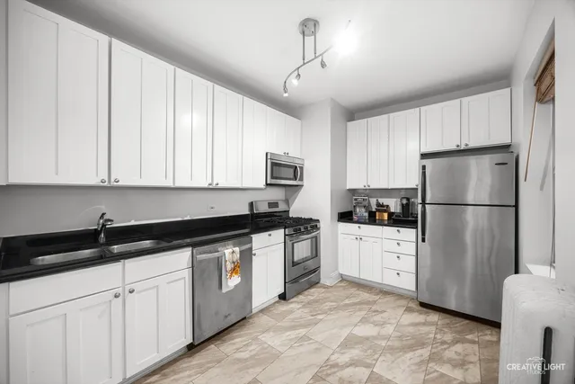 $220,000 | 847 South Humphrey Avenue, Unit 1, Oak Park, IL 60304