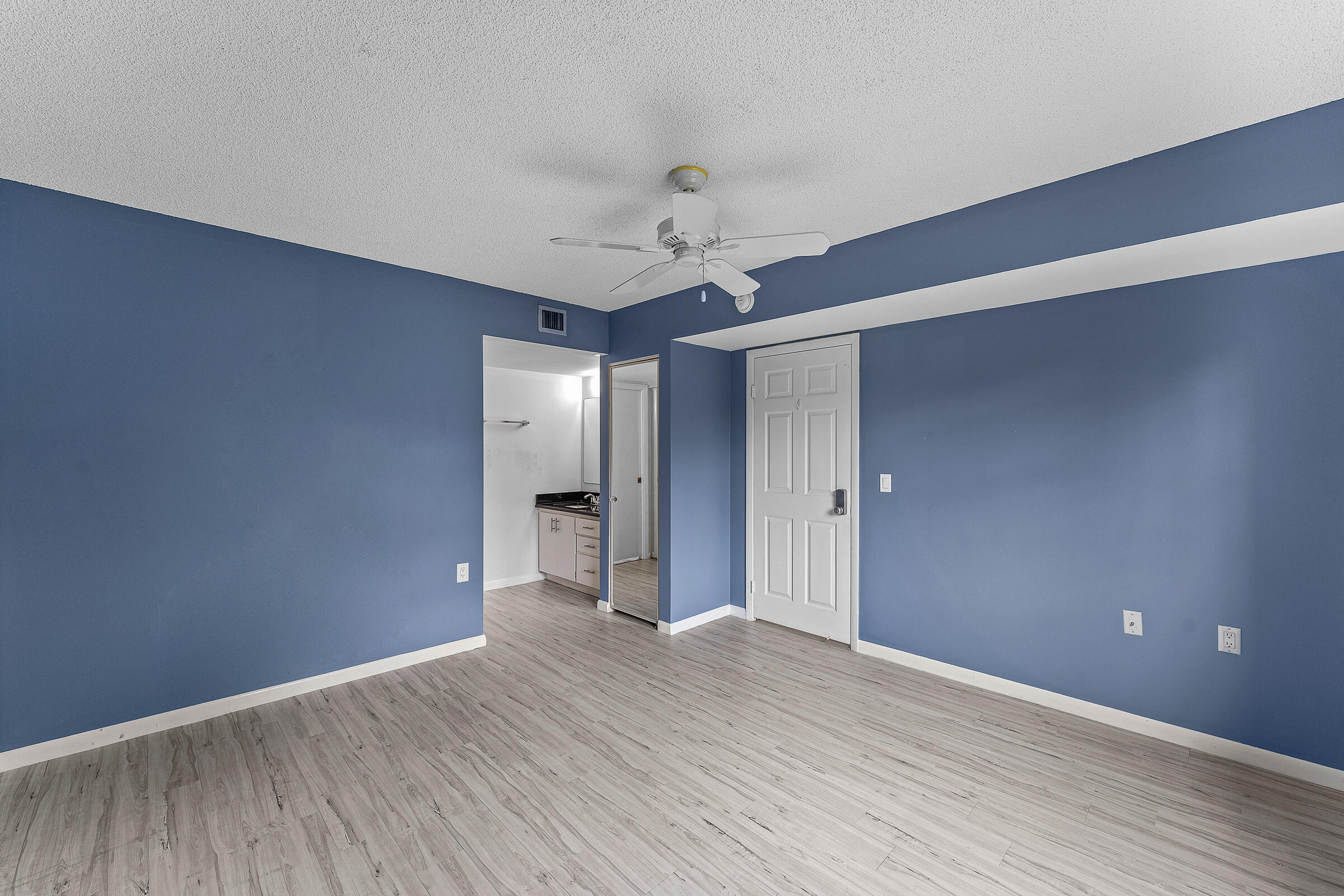 6097 Balboa Circle, Unit 202 Boca Raton, FL 33433 - Photo 12 of 34 05-6097 Balboa Cir 202-MLS
