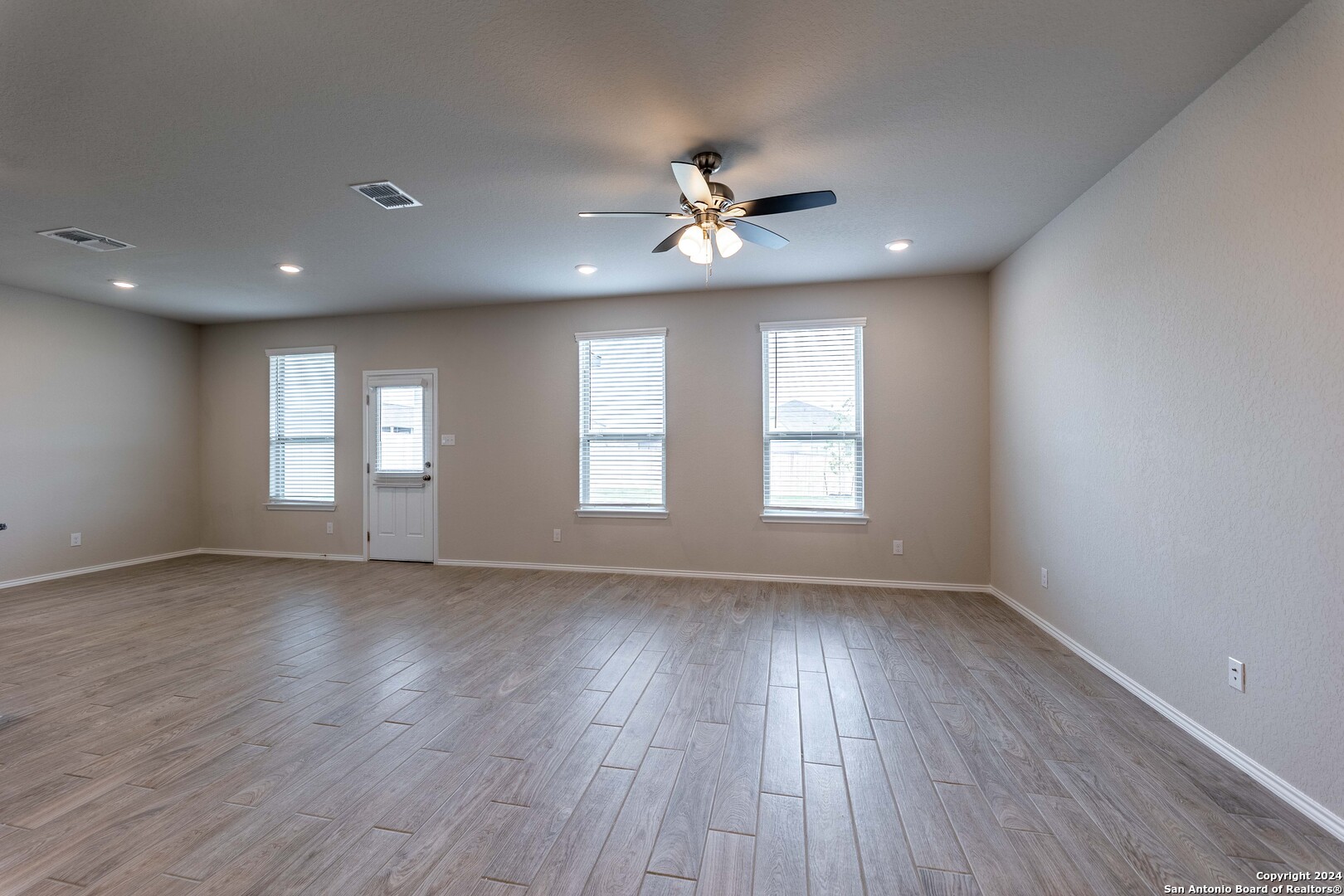 4319 Brigade Bend Converse, TX 78109 - Photo 6 of 25