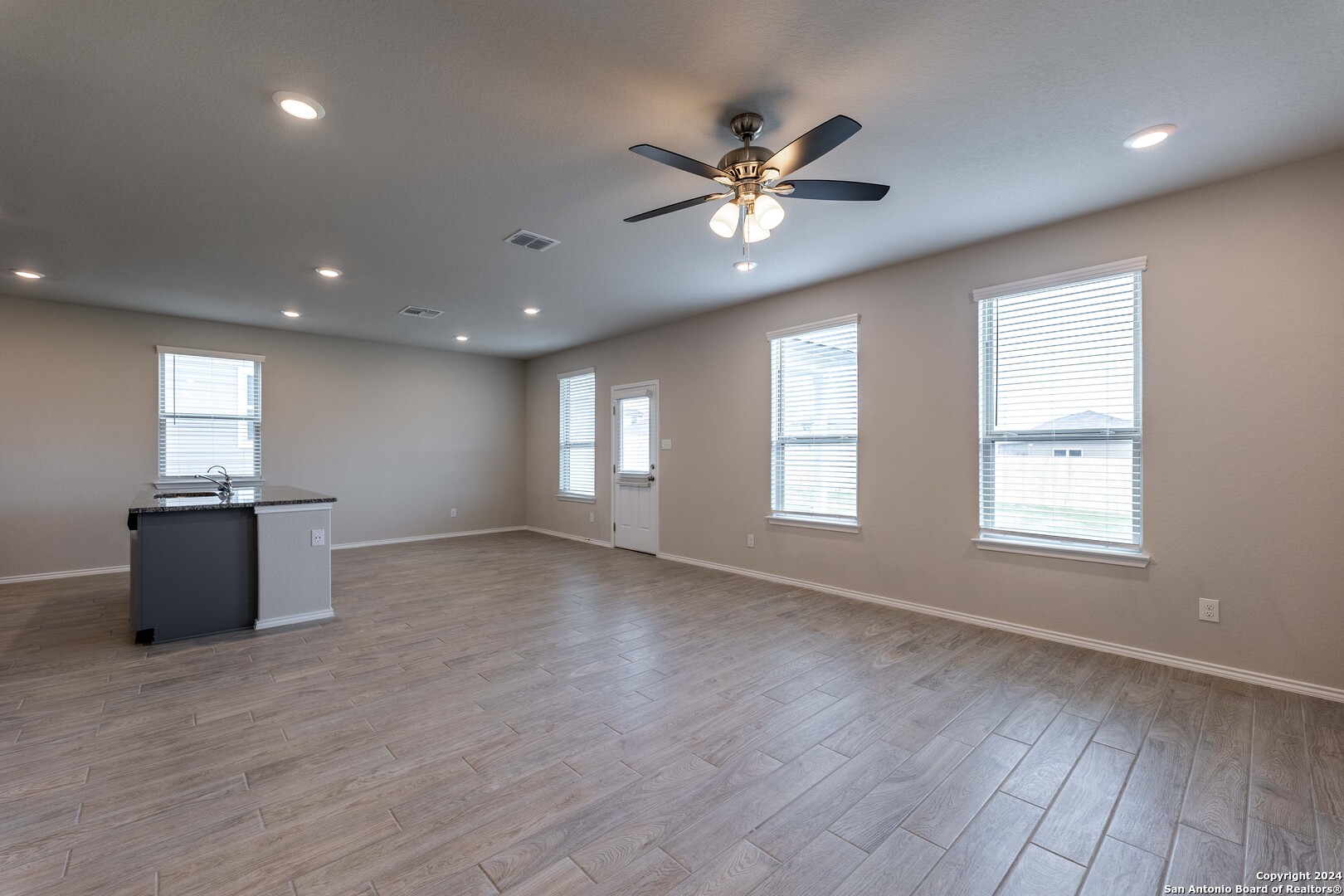 4319 Brigade Bend Converse, TX 78109 - Photo 7 of 25