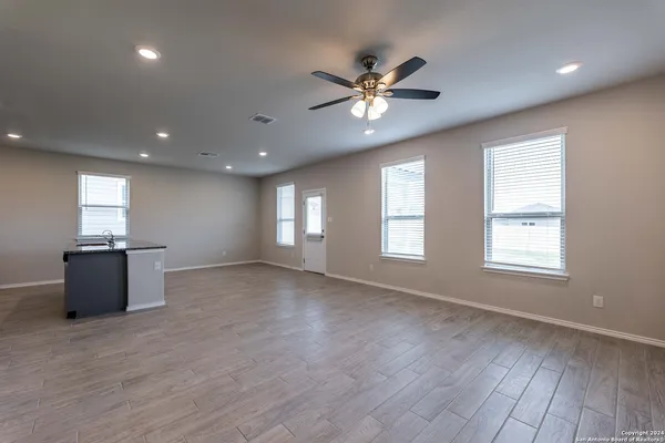 $1,699 | 4319 Brigade Bend, Converse, TX 78109