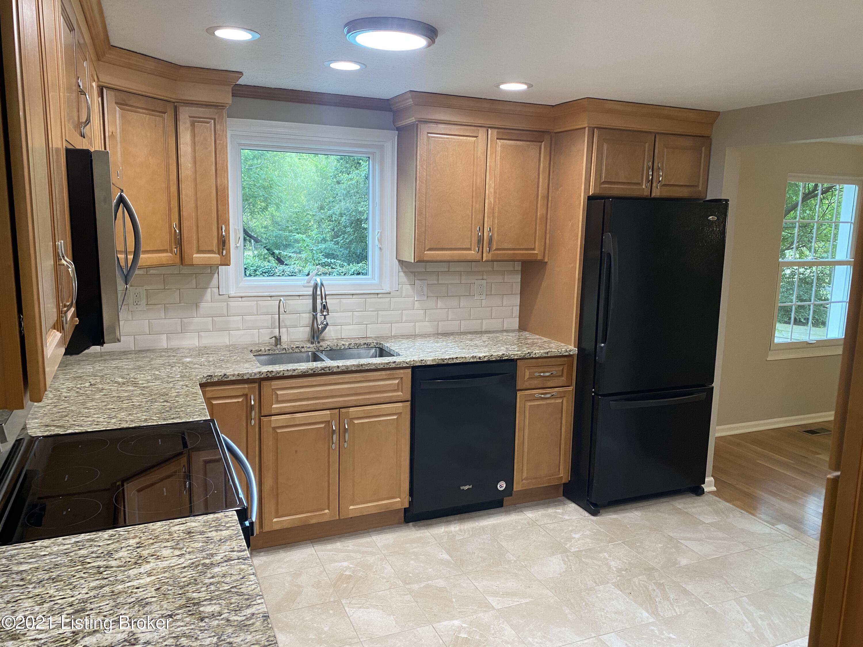 322 Fairmeade Road Louisville, KY 40207 - Photo 2 of 19 IMG_4068