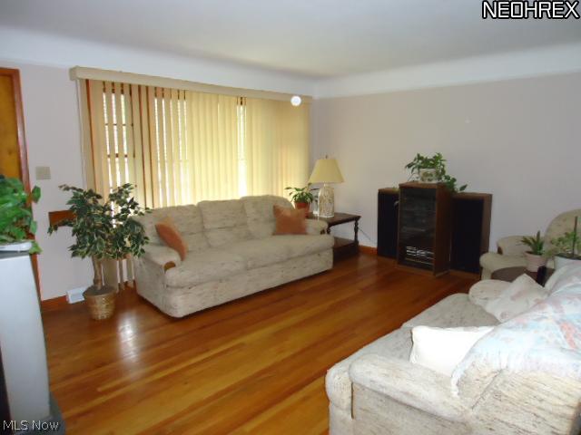30305 Forestgrove Road Willowick, OH 44095 - Photo 3 of 11