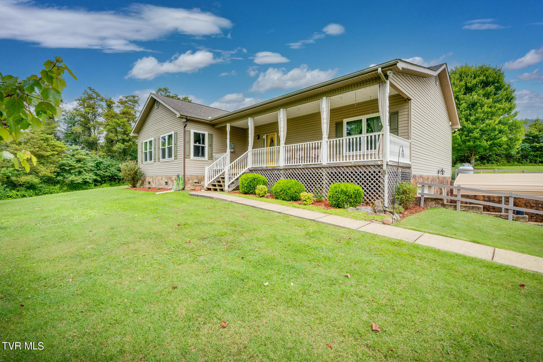 445 Stewart Road Chuckey, TN 37641 - Photo 3 of 51 003