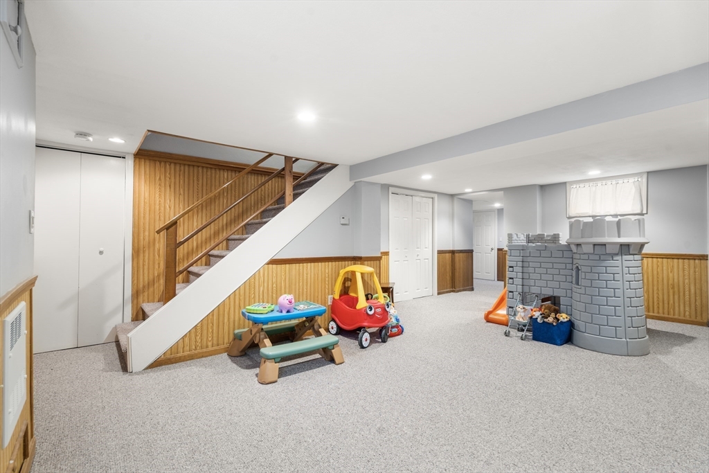 6 Marlyn Road Medfield, MA 02052 - Photo 30 of 42 Gallery Image 30