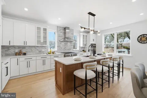 $1,085,000 | 10 Churchville Lane, Churchville, PA 18966