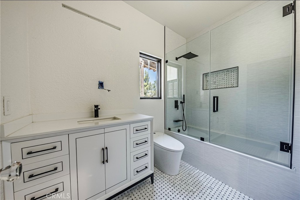 16515 Valley Ranch Road Canyon Country, CA 91387 - Photo 44 of 75 Bathroom #4