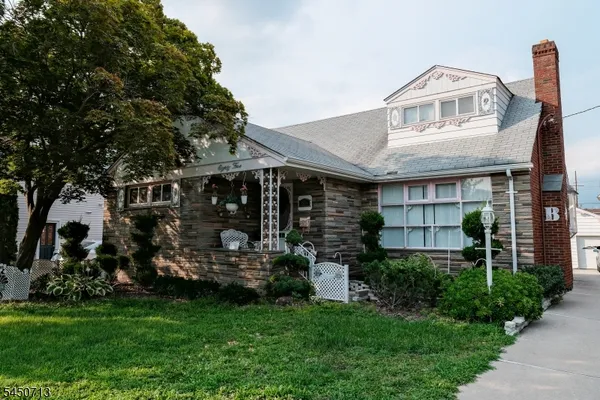 $685,000 | 85 Strong Street, Wallington, NJ 07057