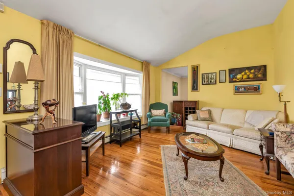 $589,000 | 1521 Pine Acres Boulevard, Bay Shore, NY 11706