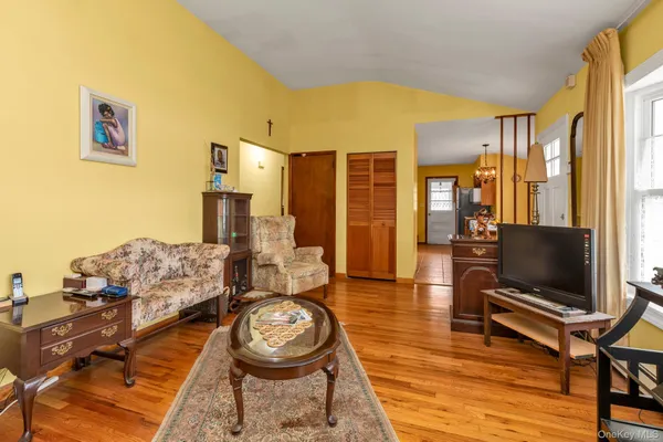 $589,000 | 1521 Pine Acres Boulevard, Bay Shore, NY 11706