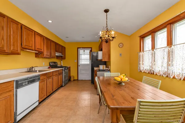 $589,000 | 1521 Pine Acres Boulevard, Bay Shore, NY 11706