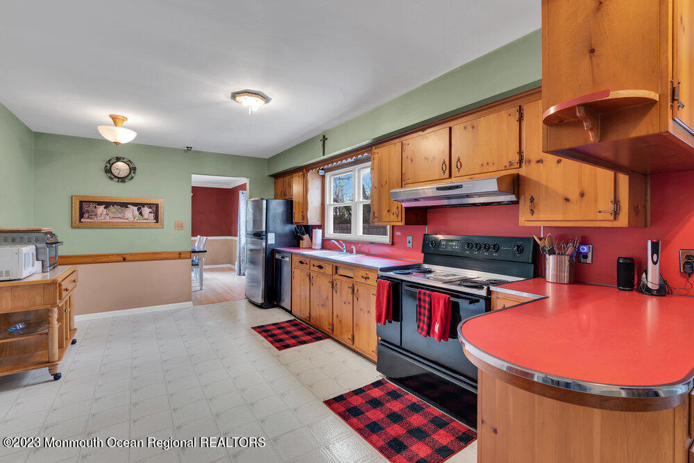 479 Dwight Road Middletown, NJ 07748 - Photo 17 of 48 022_dsc06075