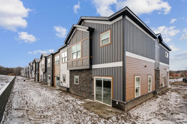 $2,875 | 10030 Diffley Court, Inver Grove Heights, MN 55077