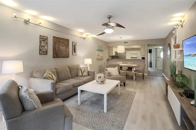 $6,300 | 1326 Siesta Bayside Drive, Unit 1326D, Sarasota, FL 34242