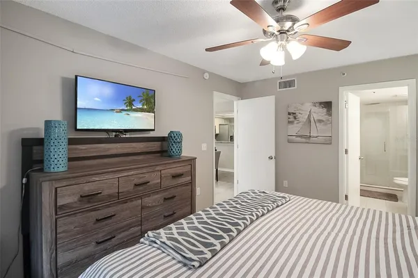 $6,300 | 1326 Siesta Bayside Drive, Unit 1326D, Sarasota, FL 34242