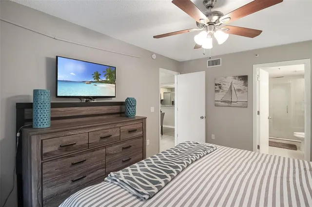 $6,300 | 1326 Siesta Bayside Drive, Unit 1326D, Sarasota, FL 34242