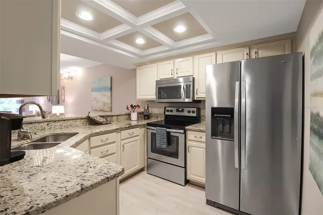 $6,300 | 1326 Siesta Bayside Drive, Unit 1326D, Sarasota, FL 34242