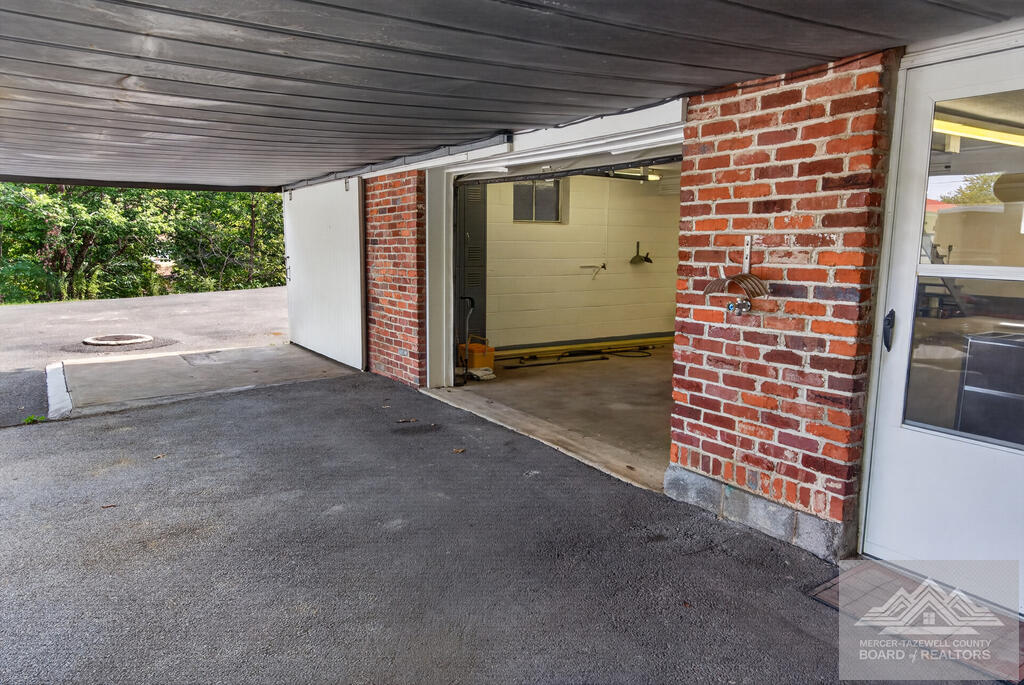 7040 New Hope Road Bluefield, WV 24701 - Photo 30 of 137 Gallery Image 30