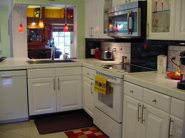 663 Southwest 17th Court Boca Raton, FL 33486 - Photo 4 of 15 Kitchen