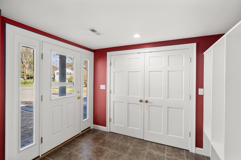 23 Alta Road Sudbury, MA 01776 - Photo 28 of 38 an entryway at a room with an entryway