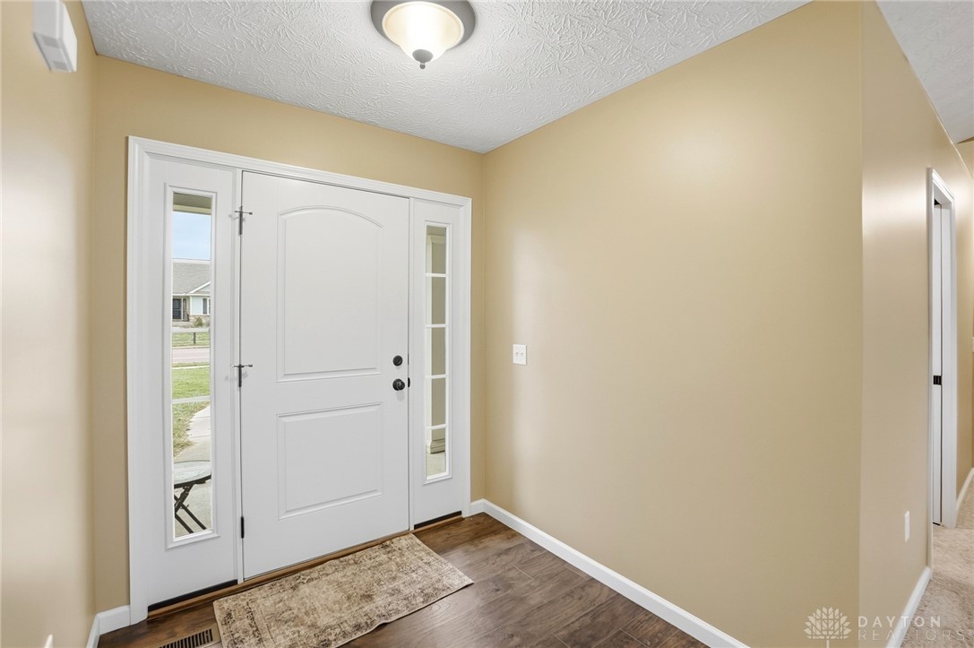 828 Governors Road Troy, OH 45373 - Photo 4 of 27 Gallery Image 4