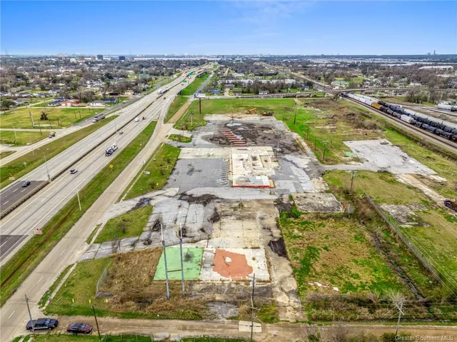 $5,000,000 | 1825 Interstate 10, Unit INTERSTATE, Lake Charles, LA 70601