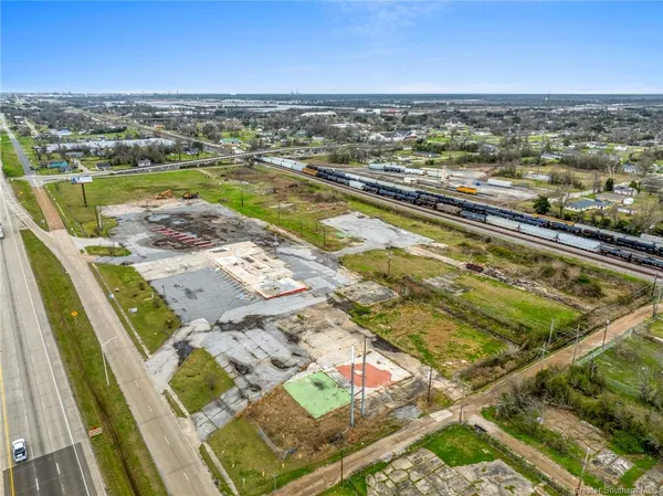 $5,000,000 | 1825 Interstate 10, Unit INTERSTATE, Lake Charles, LA 70601