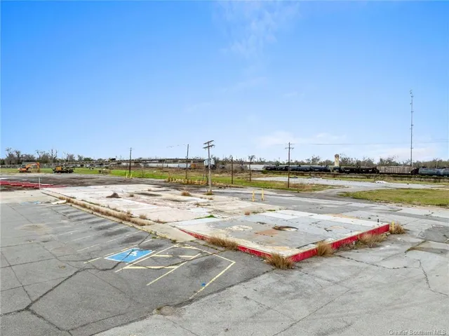 $5,000,000 | 1825 Interstate 10, Unit INTERSTATE, Lake Charles, LA 70601