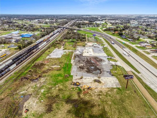 $5,000,000 | 1825 Interstate 10, Unit INTERSTATE, Lake Charles, LA 70601