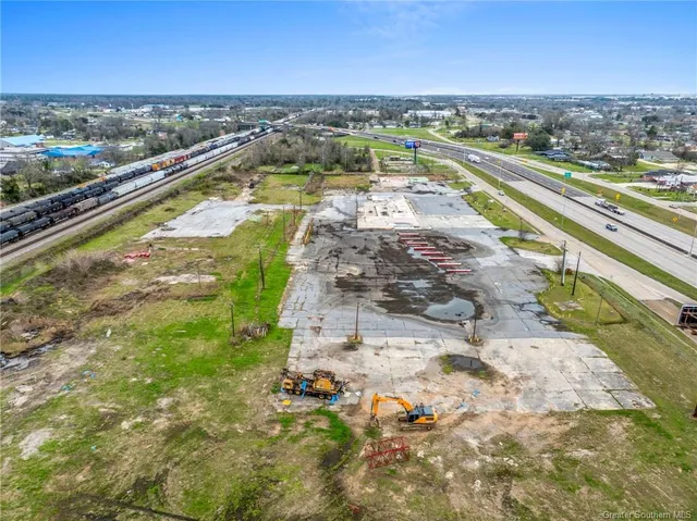 $5,000,000 | 1825 Interstate 10, Unit INTERSTATE, Lake Charles, LA 70601