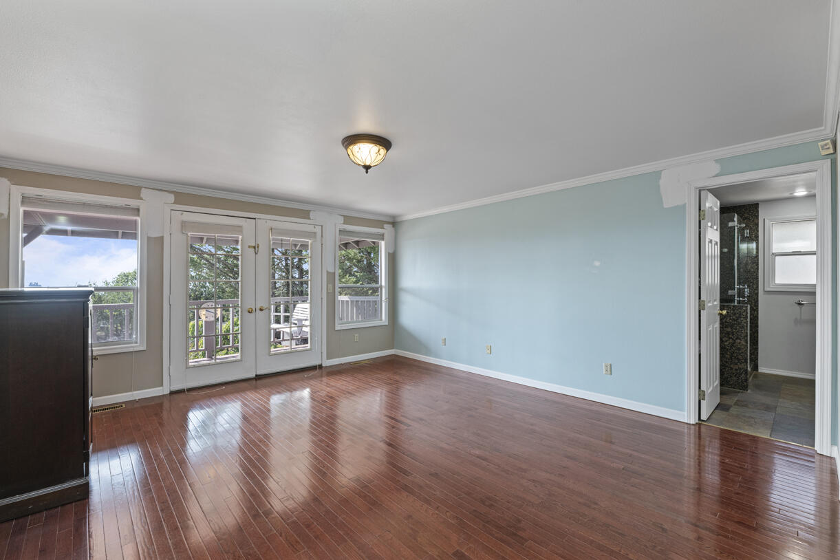 5493 Hillcrest Road Medford, OR 97504 - Photo 15 of 44 DSC_4087