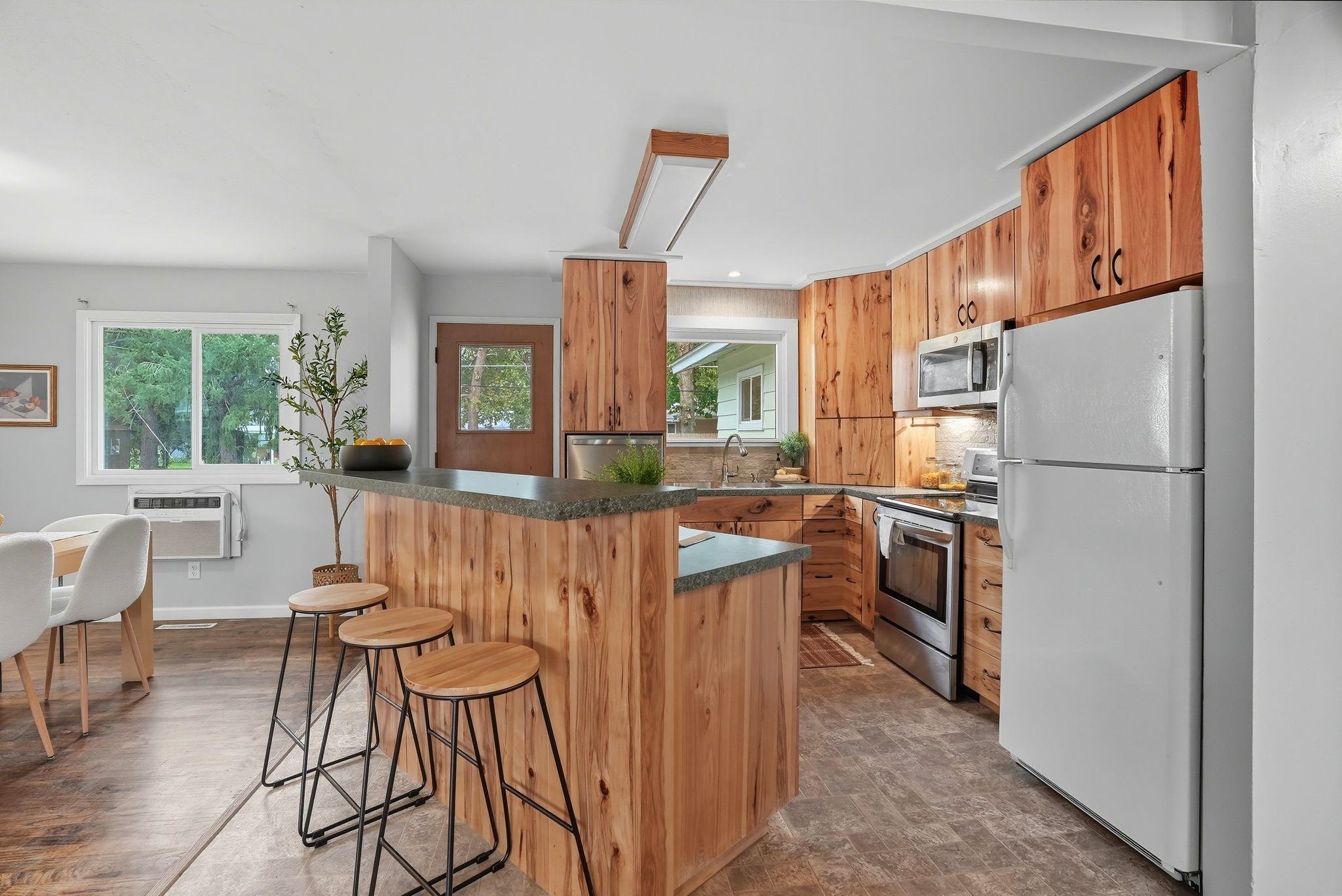 908 North Ravalli Court Spokane Valley, WA 99037 - Photo 14 of 31