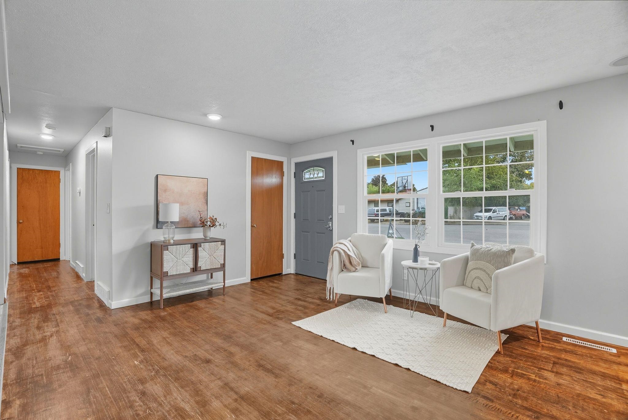 908 North Ravalli Court Spokane Valley, WA 99037 - Photo 5 of 31