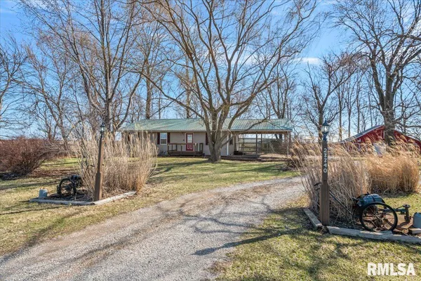 $179,000 | 23340 Highway 29, Greenview, IL 62642