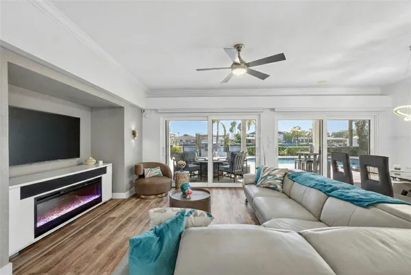 $1,749,000 | 136 Windward Island, Clearwater Beach, FL 33767