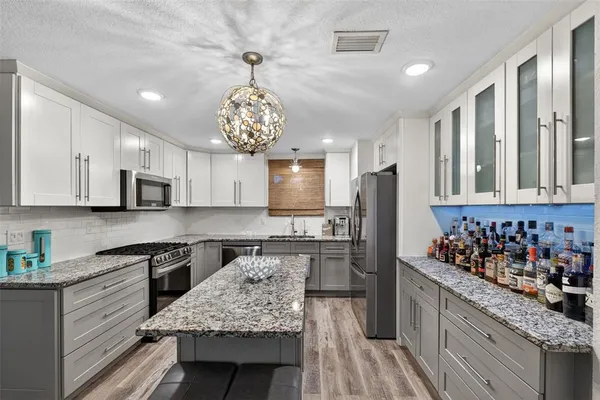 $1,749,000 | 136 Windward Island, Clearwater Beach, FL 33767