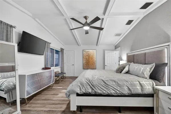 $1,749,000 | 136 Windward Island, Clearwater Beach, FL 33767