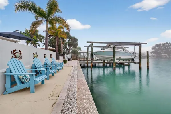 $1,749,000 | 136 Windward Island, Clearwater Beach, FL 33767