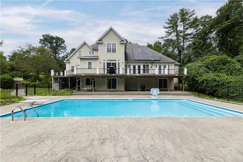 $749,900 | 36 Breakneck Hill Road, Killingly, CT 06241