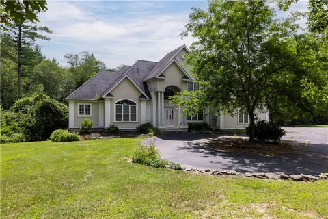 $749,900 | 36 Breakneck Hill Road, Killingly, CT 06241